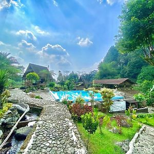 Resort Saung Pakis Bogor